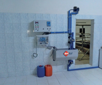 MILKING PARLOUR AUTOMATIC WASHING SYSTEMS
